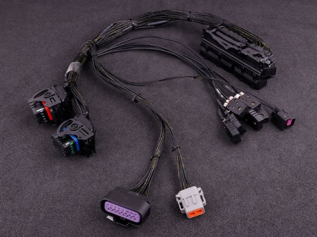 Billede af MaxxECU RACE plugin-adapter - Audi S4 2.7 turbo (ME 7.1)